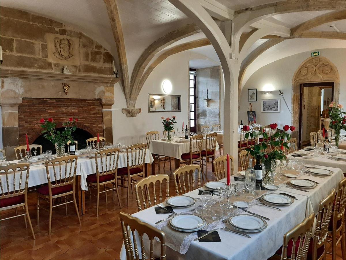 Chateau De Mornay Saint-Pierre-de-l'Isle Buitenkant foto