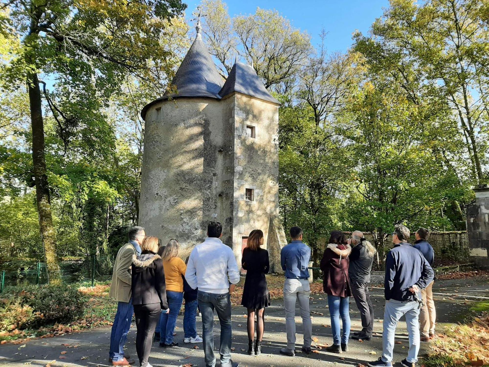 Chateau De Mornay Saint-Pierre-de-l'Isle Buitenkant foto