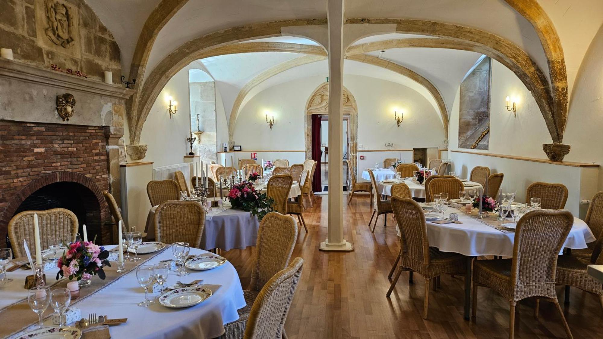 Chateau De Mornay Saint-Pierre-de-l'Isle Buitenkant foto
